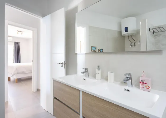 Home2book Design Sea Views Caletillas, Pool