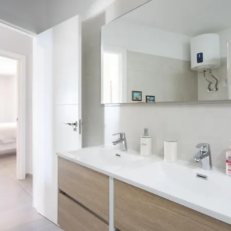 Home2book Design Sea Views Caletillas, Pool